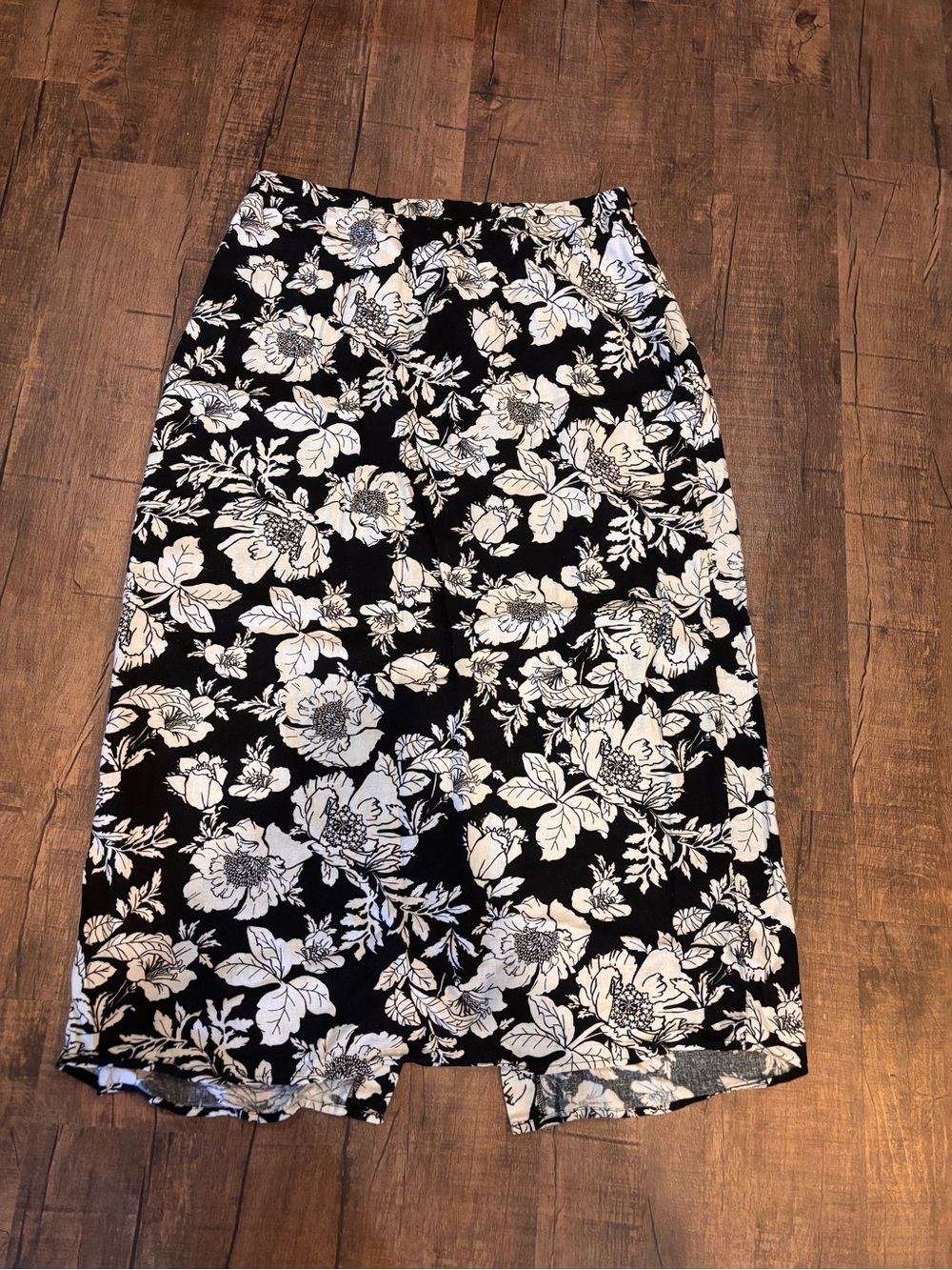 Old Navy Black and White Floral Maxi Skirt